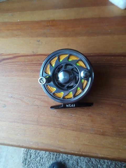 Fishing fly reel