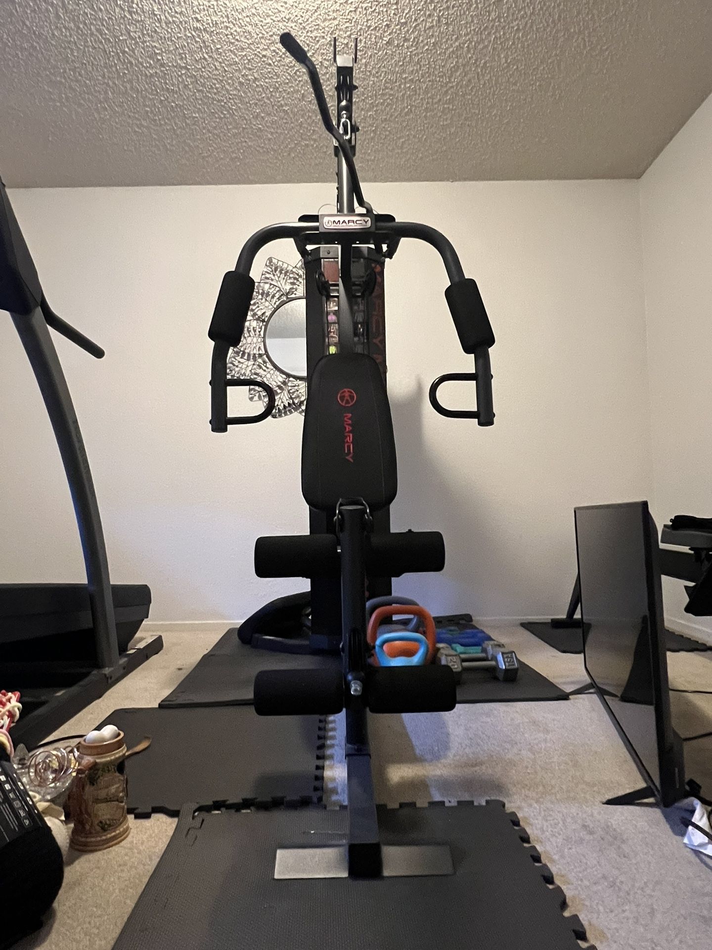 Nearly new workout equipment With Extra Weights