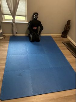 Grappling Dummy w/ Mat