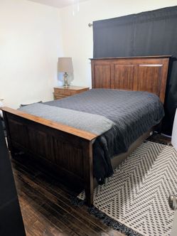 Real Hardwood Queen Bed, Central