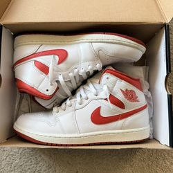 Jordan 1 Mid Se Dune Red