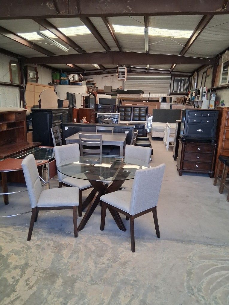 10263 NORTH LOOP 10AM-6PM MON-SAT 