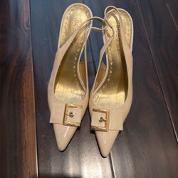 BCBG Cream  Pointy Heels