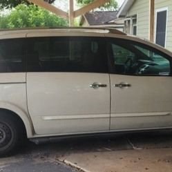 2009 Nissan Quest