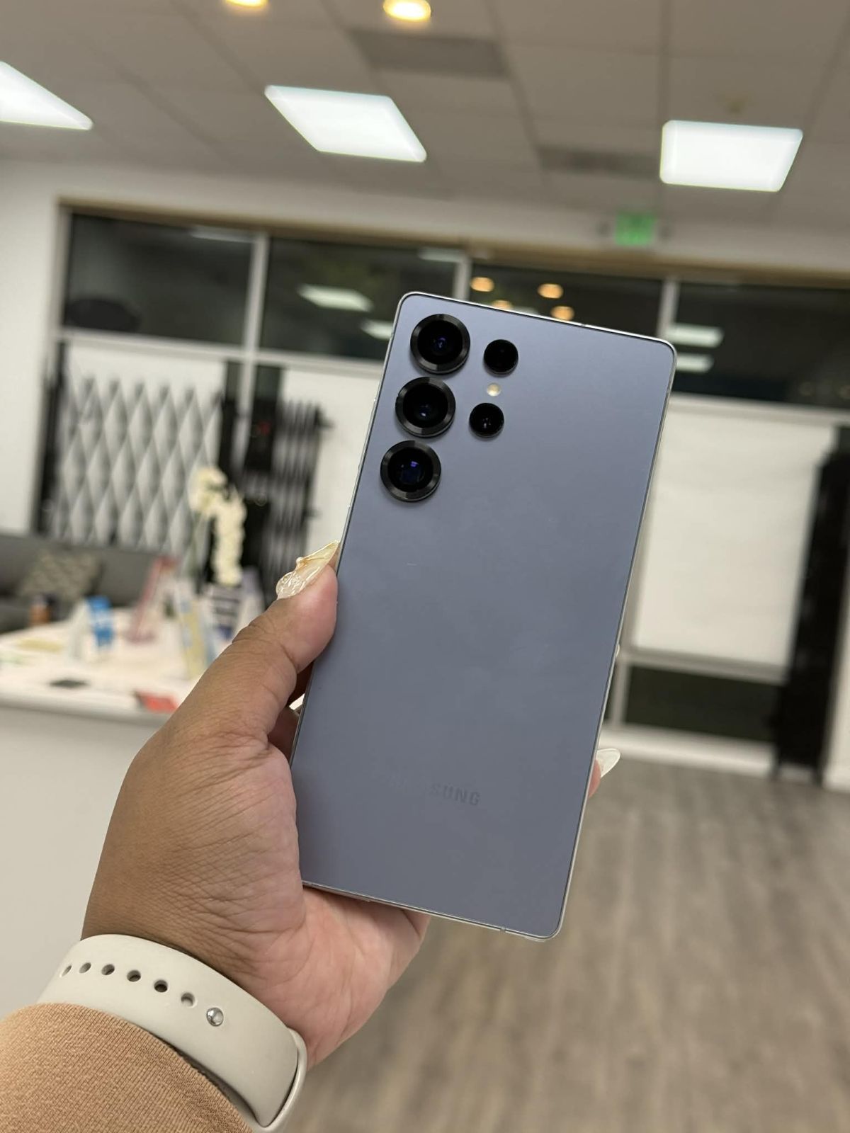 🔥 Samsung Galaxy S25 Ultra Flagship for Less – Pre Owned, Only $699! $1 Down Available with up to 1 year Peace of Mind Coverage