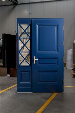 Exterior Door with Sidelight