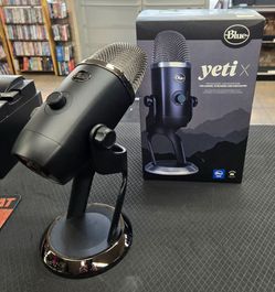 Blue Yeti X BLACKOUT Professional USB Condenser Microphone W/ stand