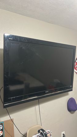 Sony 70” tv w/ wall mount