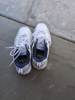 Nike Air monarch tennis shoes like new condition