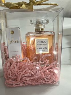 Coco mademoiselle Chanel Paris(Set New 3.4oz) $135 women ⬇️⬇️