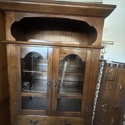 China Cabinet / Display Cabinet / Curio Cabinet