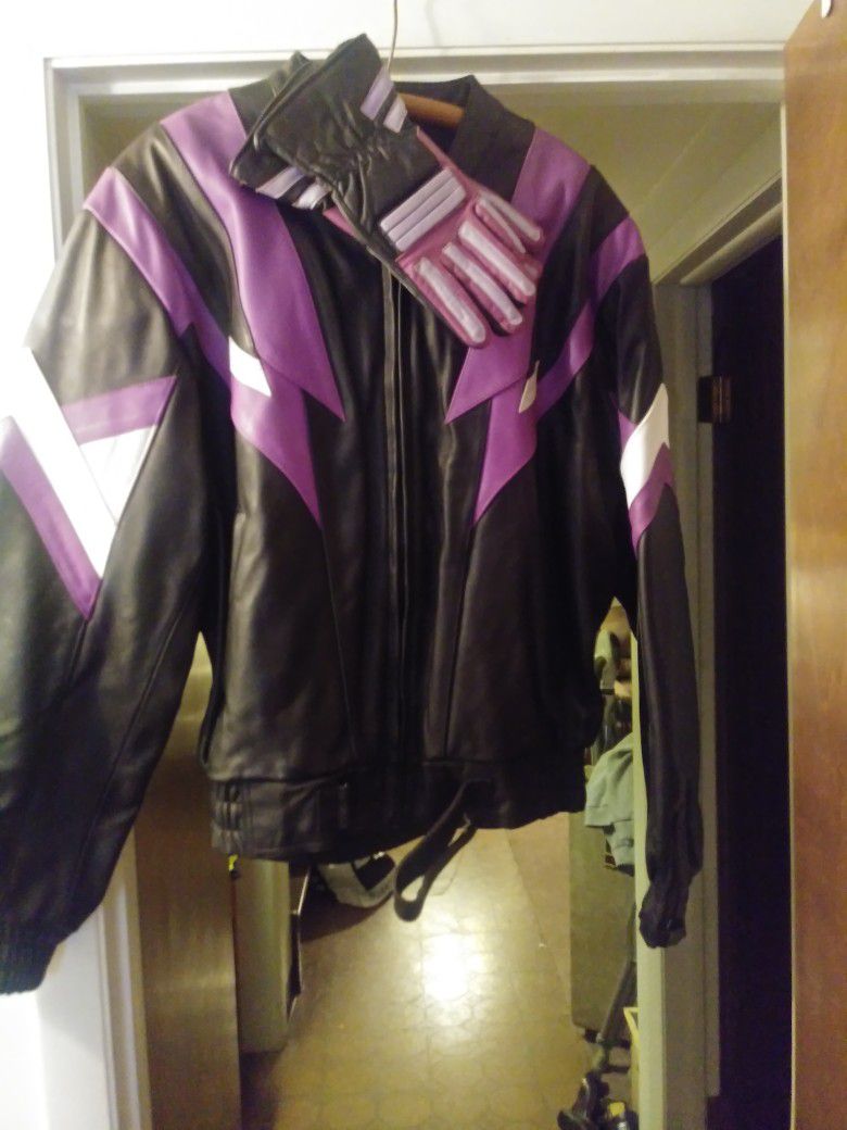 Women's motorcycle jacket w/matching gloves like new size  Large 