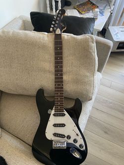 First act guitar in great condition