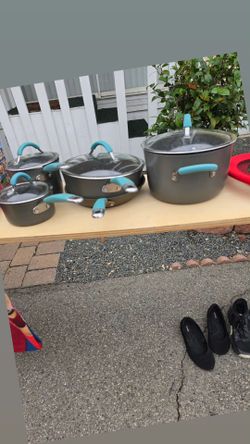 Kitchen pots Rachel Ray Brand