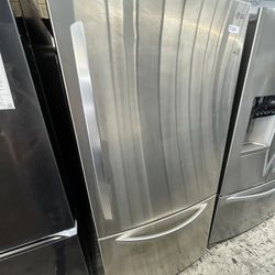 LG Bottom Freezer In Stainless Steel New Open Box 