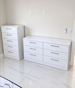 Dresser And Chest - Cómoda y Gavetero