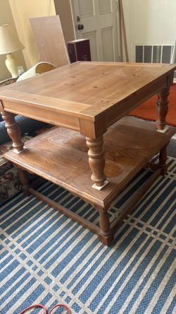 Free coffee tables stand to anyone who buys it on 8/29 or 8/30