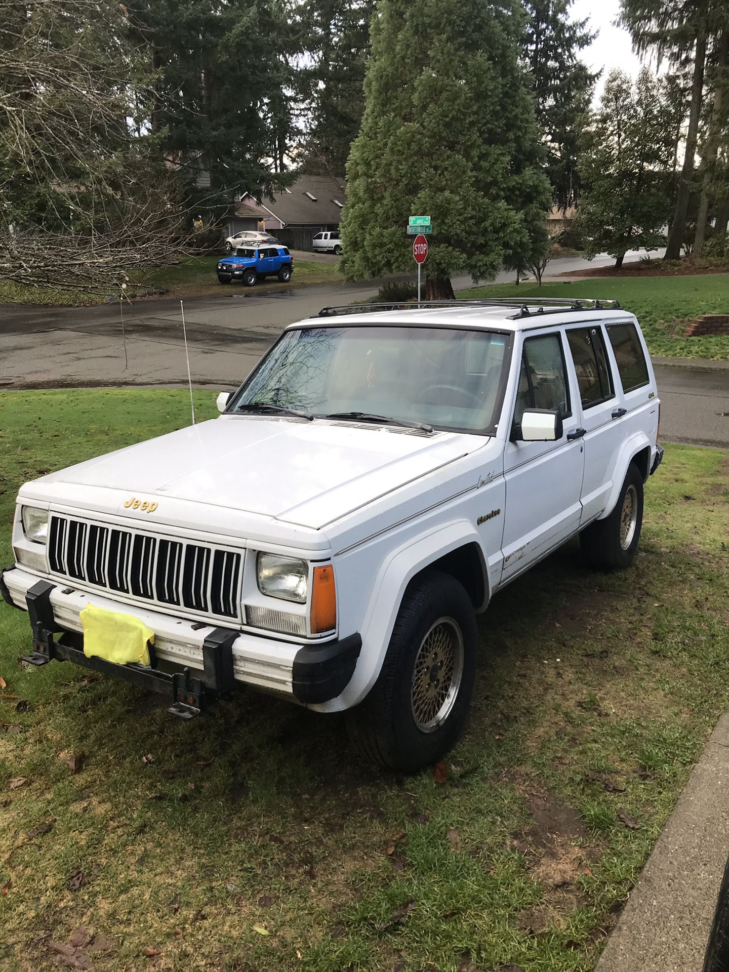 Parting out 1990 Jeep Cherokee xj