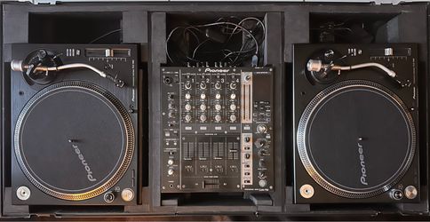 Pioneer PLX1000 Turntables