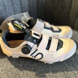 BRAND NEW!!!! Kestrel BOA Mountain Bike Shoe - Women's Size 8 US 