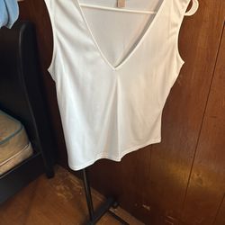 White sleeveless top women’s