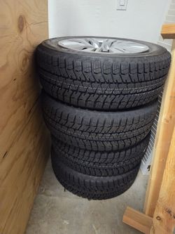 Bridgestone Blizzak WS90 205/60/16 Snow Tire on OEM Toyota Camry Wheels (never used, programable TPMS)