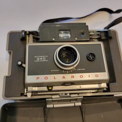 Vintage Polaroid Model 340 Land Instant Camera withTimer
