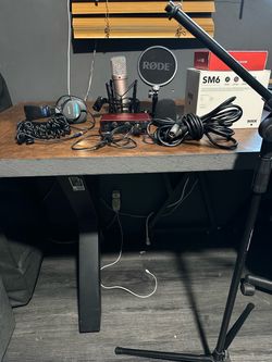 Complete RØDE NT1-A Studio Setup + Scarlett Solo + Sony MDR-7506 + Stand + Case