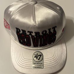 Detroit Red Wings satin with red bling & snap back by Forty Seven/Official Licensed Product