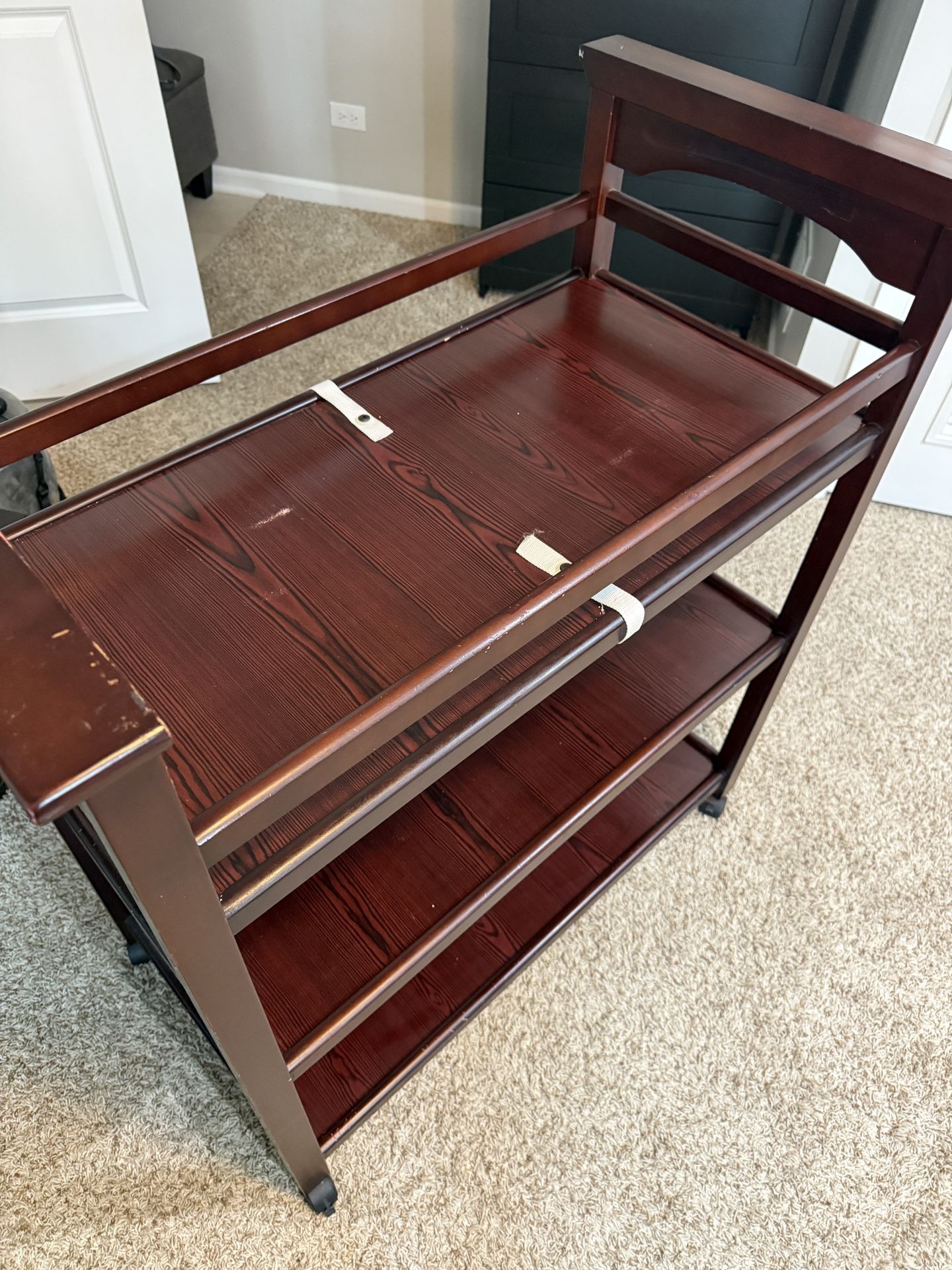 Graco Changing Table /w Wheels - ***Great Condition ***
