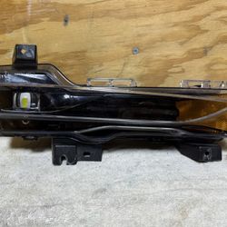 2017 - 2023 Tesla Model 3 / Y Front right Side - passenger Side LED fog light OEM 1507931-00-C