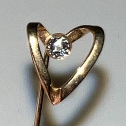Vintage gold tone heart stick Pin