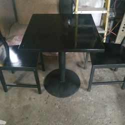 Little Table Breakfast  And 2 Chairs 