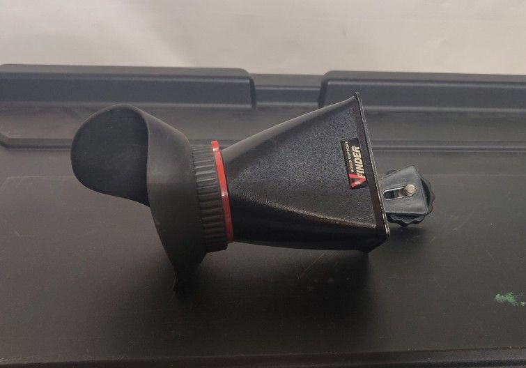 View finder for DSLR cameras