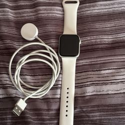 Apple Watch Series 5 (GPS + Cellular) 40 MM