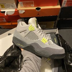 Jordan SE 95 Neon 4s size 12 VNDS