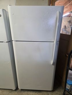 Frigidaire Top And Bottom Refrigerator Apartment Size Warranty Financing With Snap If You Qualify Reconditioned With New Parts