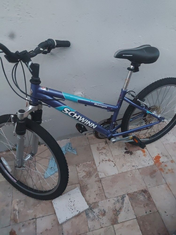 Vicicle Schwin 24"