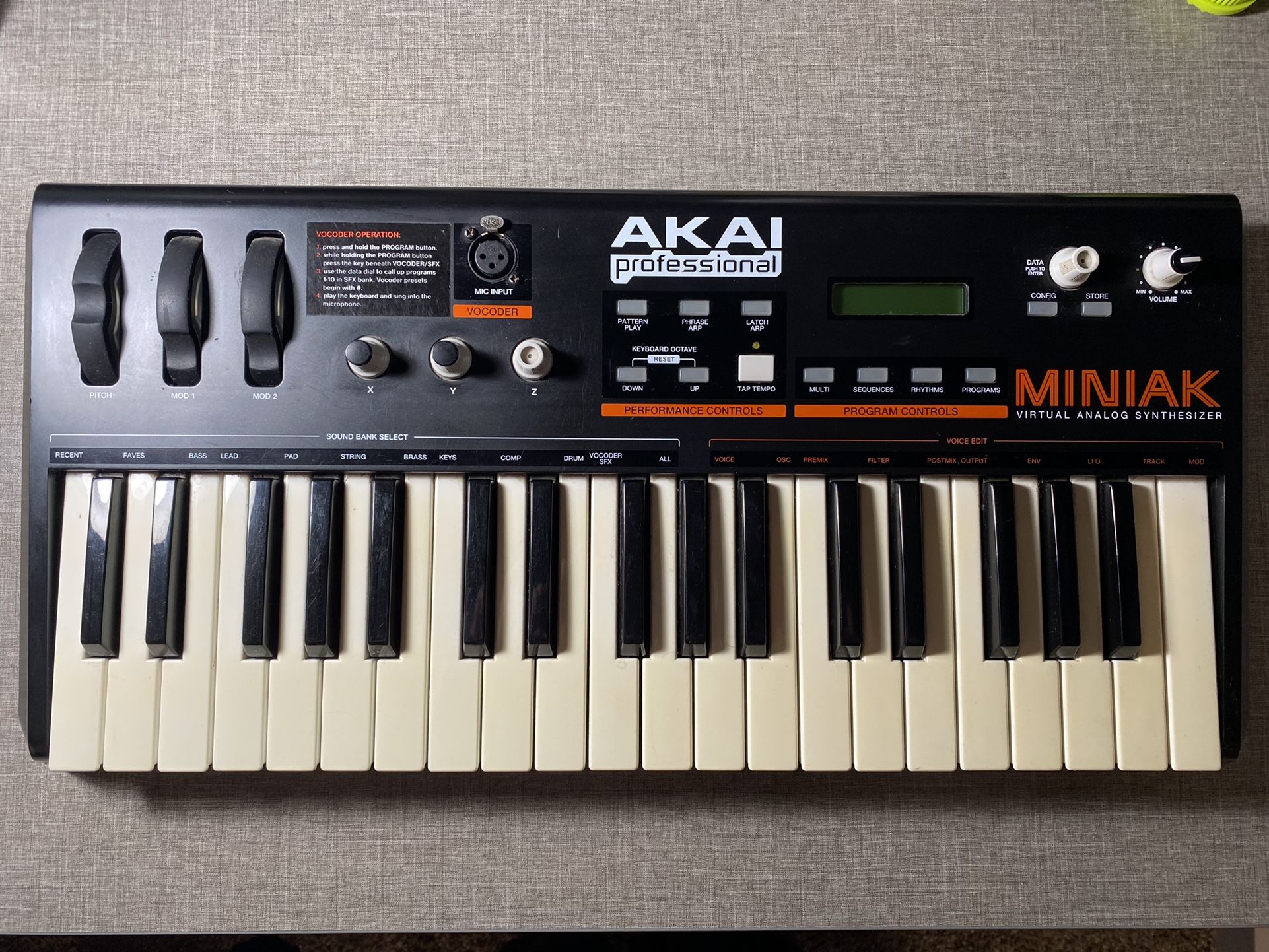 AKAI Miniak Production Synth