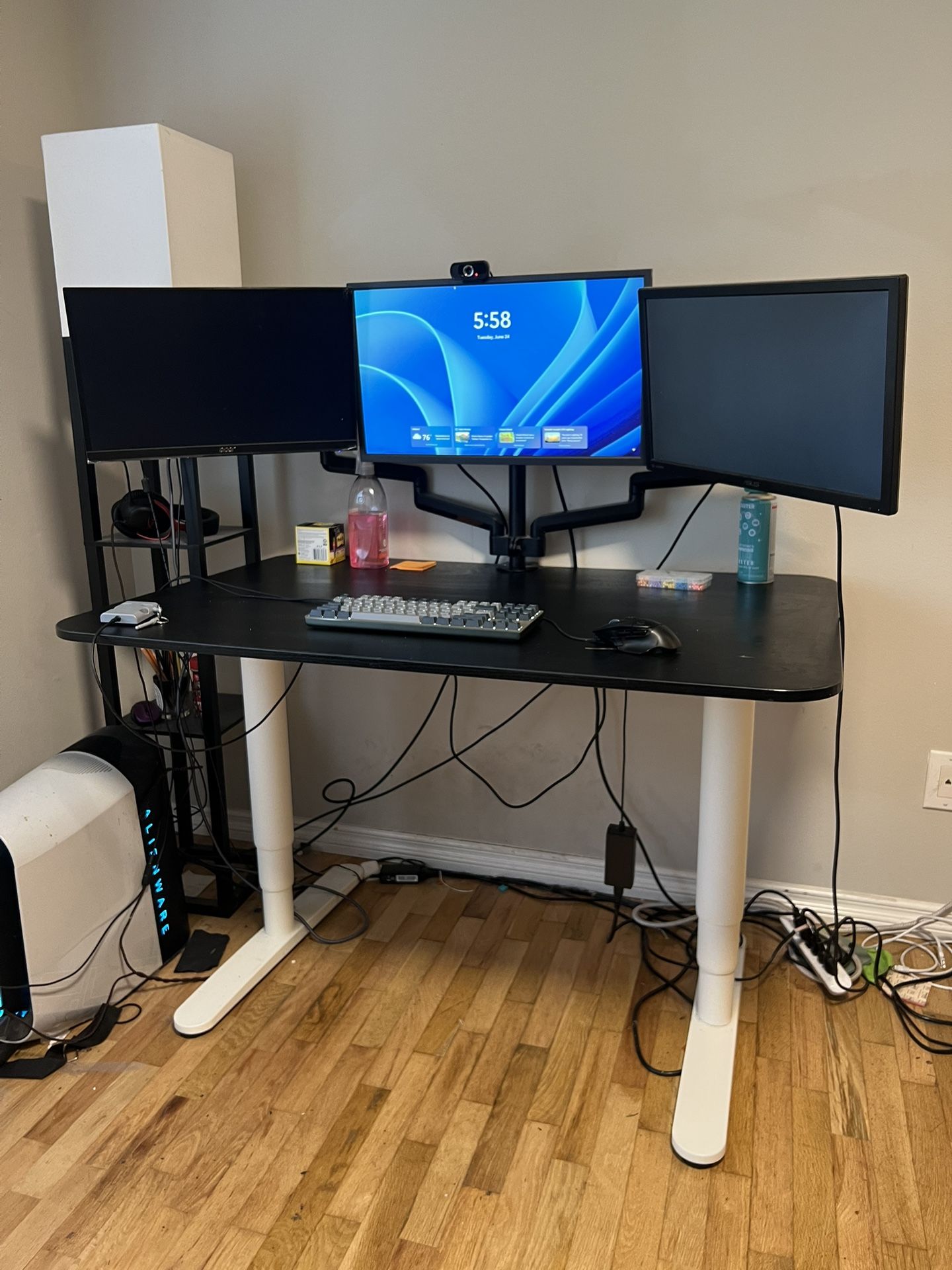 Uplift Standing Desk V2
