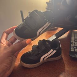 CAT AND JACK BABY SHOE