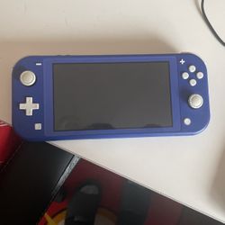 Nintendo Lite With 60$ Worth Of Games