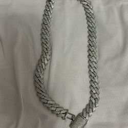 Moissanite Link