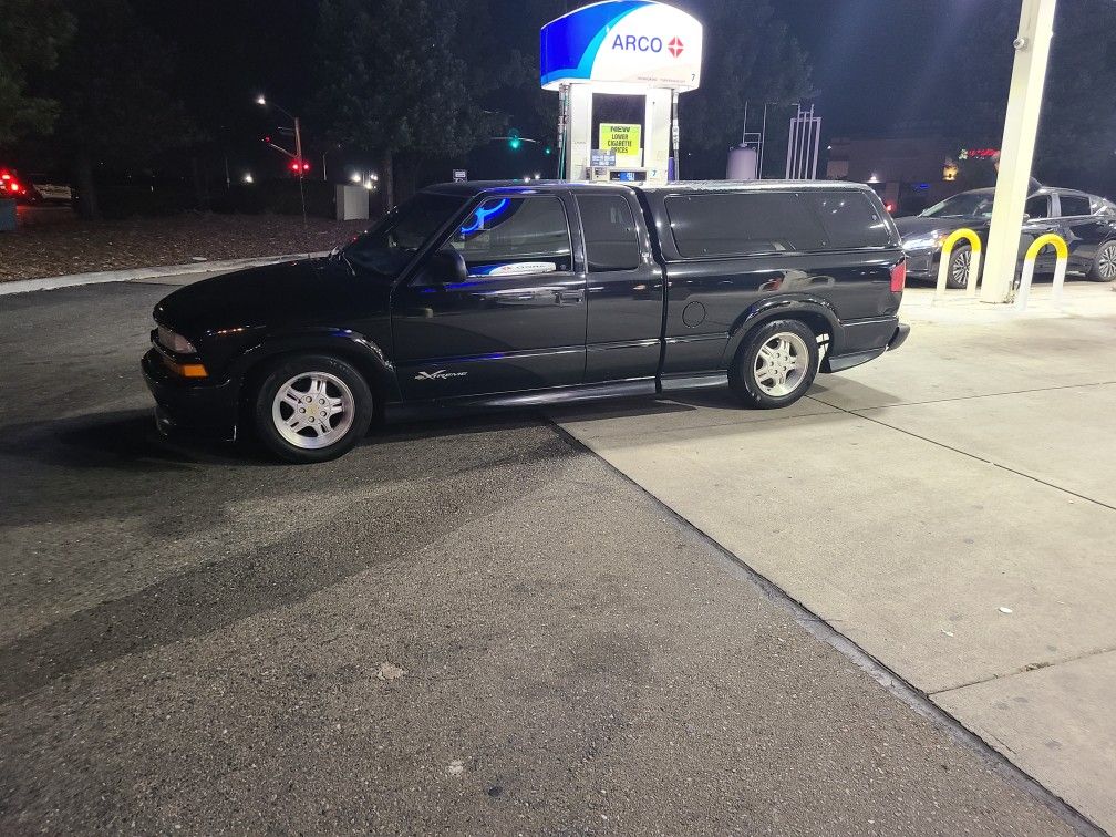 Chevy S10/GMC Sonoma Leer Camper Shell and Bedrug Kit