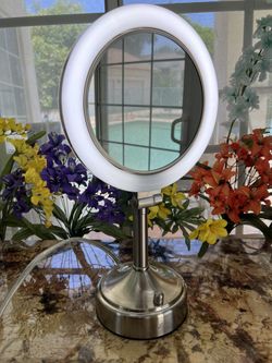 Lighted Vanity Mirror