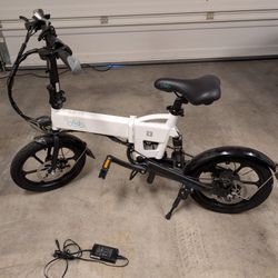 Fiido D2S Folding Electric Bike - Needs New Battery