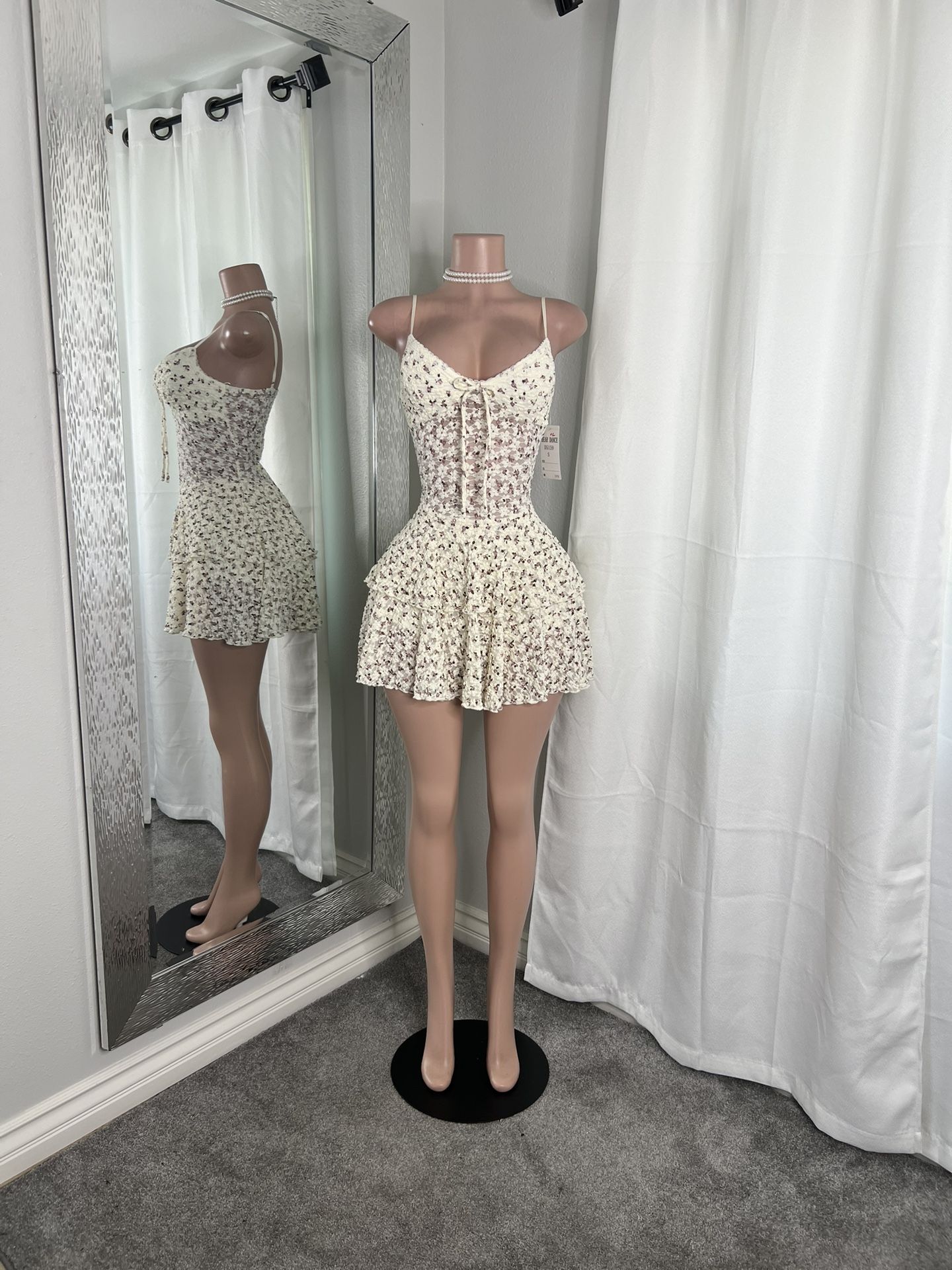 Boutique Dress Size Small Stretchy