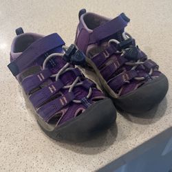 Keen Size 9 Waterproof Hiking Shoes 