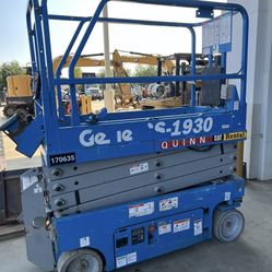 1930 Scissor Lift