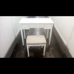 Exquisite Vanity Desk with Stool 